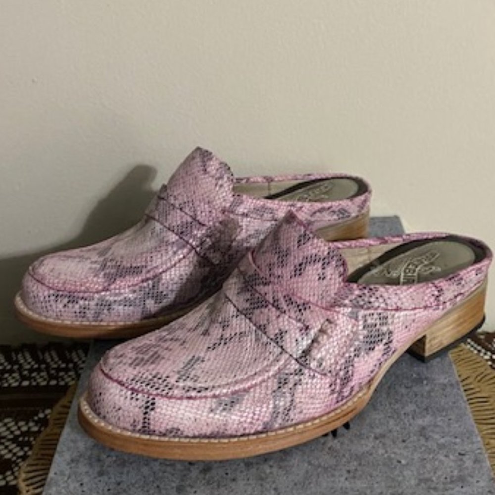 Size 7 Pink Snake Leather Freebird by Steven